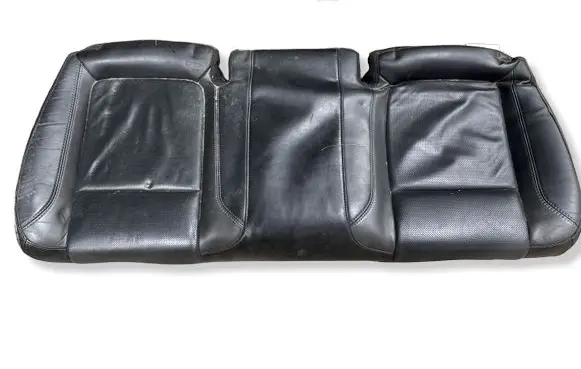 Dodge Challenger Rear seat 