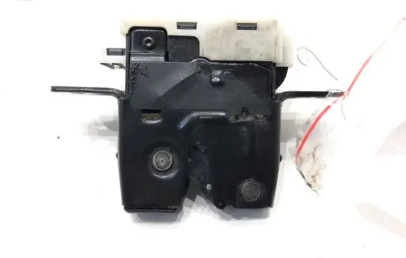 Renault Clio III Tailgate exterior lock 8200076240H