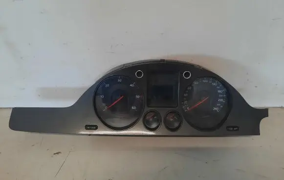 Volkswagen PASSAT B6 Speedometer (instrument cluster) 3145550