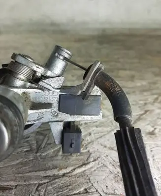 Audi A6 S6 C6 4F Tailgate exterior lock 8E0827573