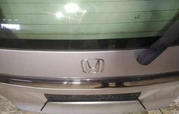Honda FR-V Trunk door license plate light bar 