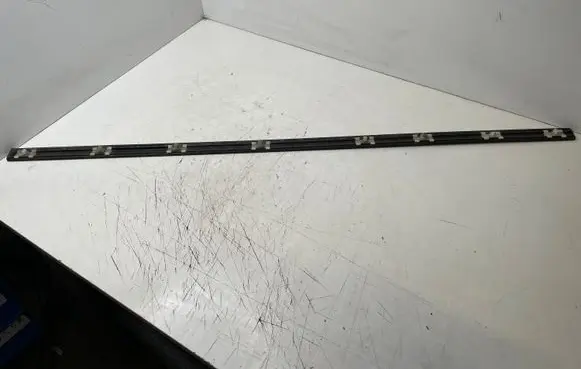 BMW 3 E46 Front door trim (molding) 8208450
