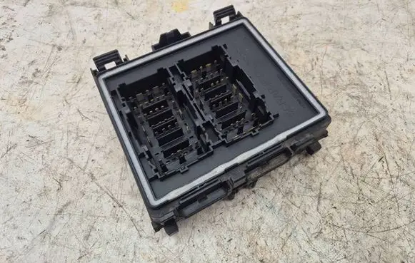 Ford Focus Fuse module JX6T14D068AD 7820437466