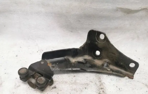 Citroen Berlingo Rear door lower hinge 9680486680J
