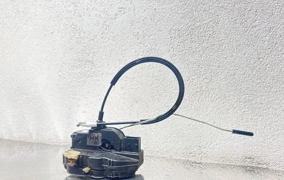 Opel Insignia A Front door lock 3023801 820022009 00630838