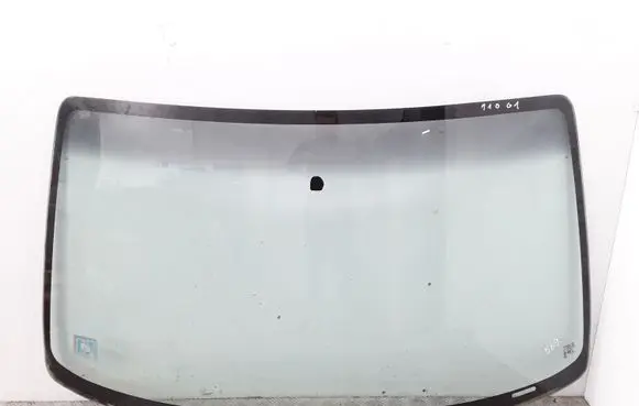 Ford Maverick Front windscreen/windshield window 43R001853 DOT563 M852