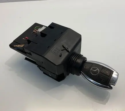 Mercedes-Benz C W203 Ignition lock 2035450608 33002155 6906023770206144