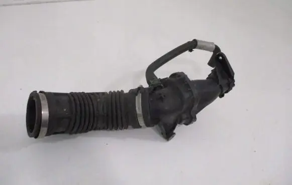 Renault Megane III Air intake duct part 165761844R