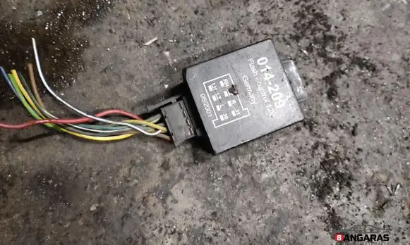 Volvo XC70 Tow bar relay 014209