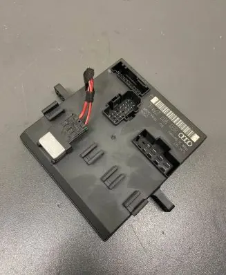 Audi A4 S4 B7 8E 8H Comfort/convenience module 8E0907279
