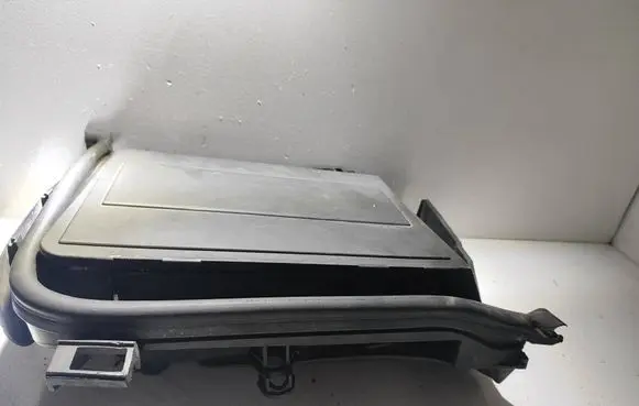 BMW 5 E39 Air filter box cover 8379627