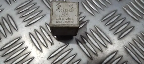Renault Laguna I Other relay 7700822929