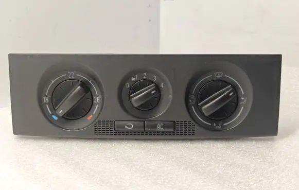 Skoda Fabia Mk1 (6Y) Climate control unit 6Y0820045B 901511760009