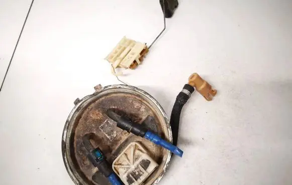 Opel Vectra B Fuel level sensor 