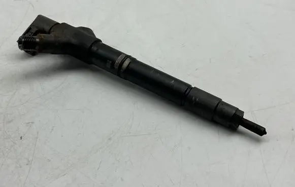 Toyota Verso Fuel injector 236700R100