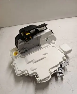 Audi A3 S3 A3 Sportback 8P Front door lock 4F1837015E 1335ZC-1F