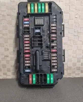 BMW 4 F36 Gran coupe Fuse module 9389068