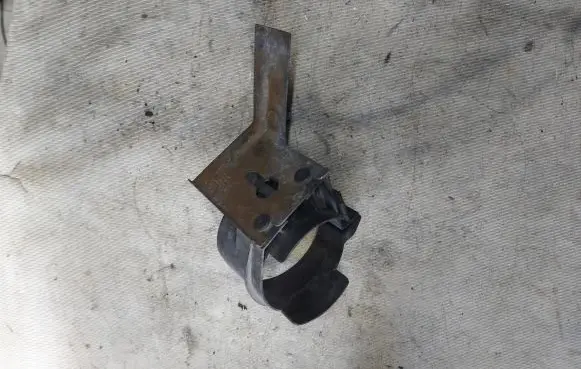 Ford Galaxy Fuel filter bracket/mount holder 7M0201503C 95VW9A335AC