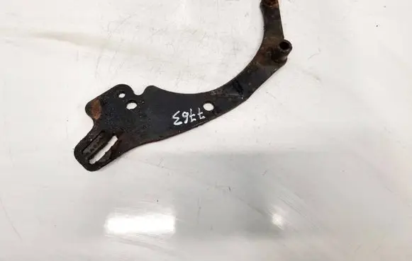 Volkswagen PASSAT B4 Engine mounting bracket 028260912