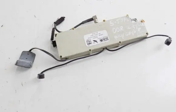 Jaguar S-Type Aerial antenna amplifier 2R8318C847BC
