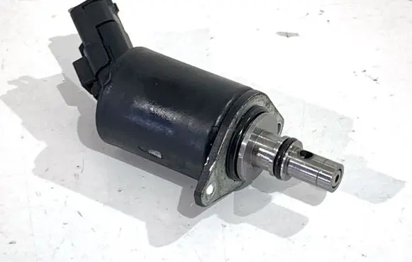 Peugeot 407 Fuel pressure regulator 13150352