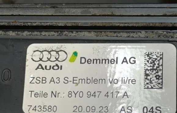 Audi A3 8Y Front sill trim cover 8Y0947417A