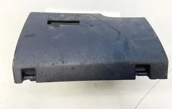 Volkswagen Touran I Glove box