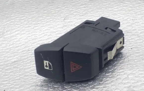 BMW 5 F10 F11 Hazard light switch 9161896 61319161896