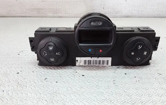 Renault Megane II Climate control unit 8200070752