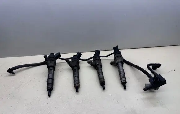 Renault Espace IV Fuel injectors set 0445110110B 8200100272 0445110110