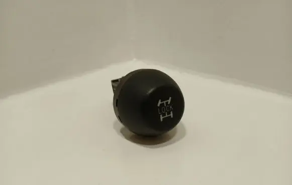 Toyota RAV 4 (XA30) Differential lock switch 15B116