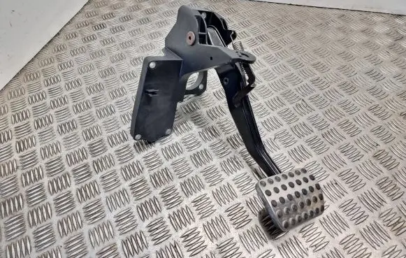 Mercedes-Benz B W245 Brake pedal A1692902801 4010049B 313148