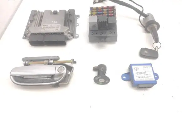 Alfa Romeo 166 Engine ECU kit and lock set 55200785 536D1CCDM 0281010989
