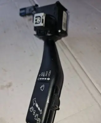 Volkswagen Touran I Wiper control stalk ANP80H024C 8RE0291C