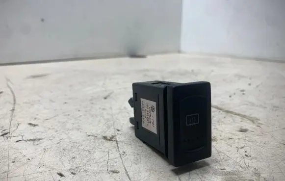Volkswagen PASSAT B5.5 Windscreen/window heater switch 3B0959621C