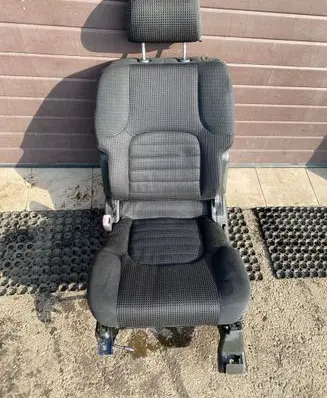 Nissan Pathfinder R51 Front driver seat 