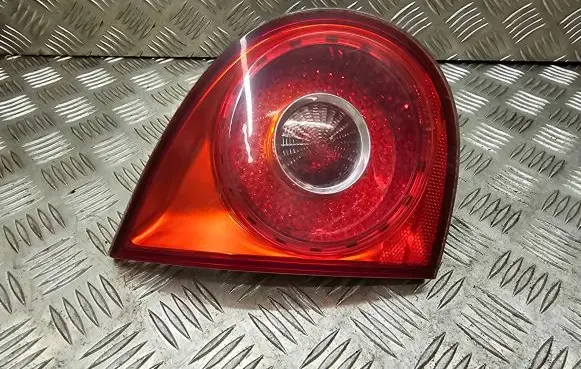 Volkswagen Golf V Tailgate rear/tail lights 1K6945107C