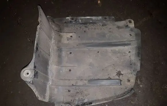 Lexus IS 220D-250-350 Engine splash shield/under tray 5762953030