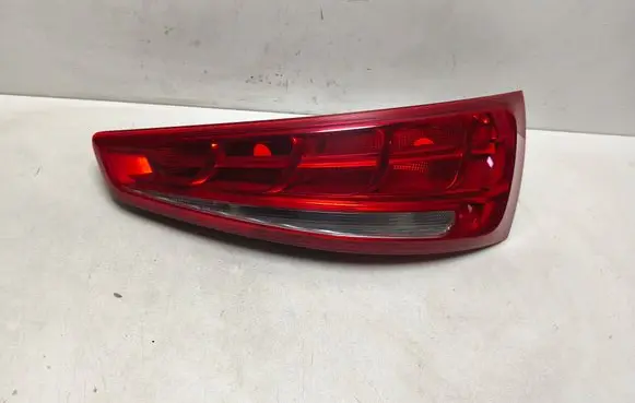 Audi Q3 8U Tailgate rear/tail lights 8U0945094