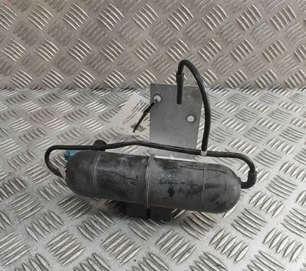 Aston Martin Vantage III Vacuum pump 4G432C529