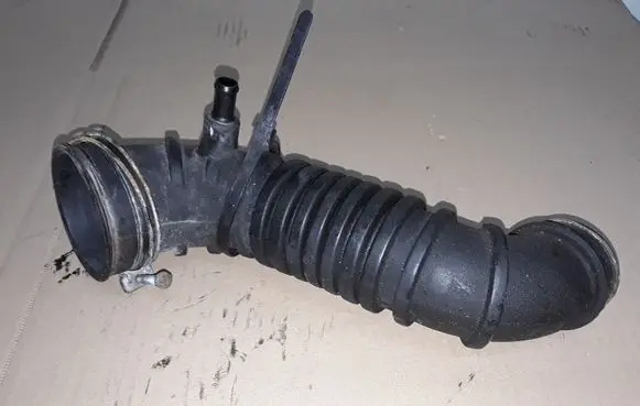 Mitsubishi Pajero Sport I Air intake hose/pipe NOCODE