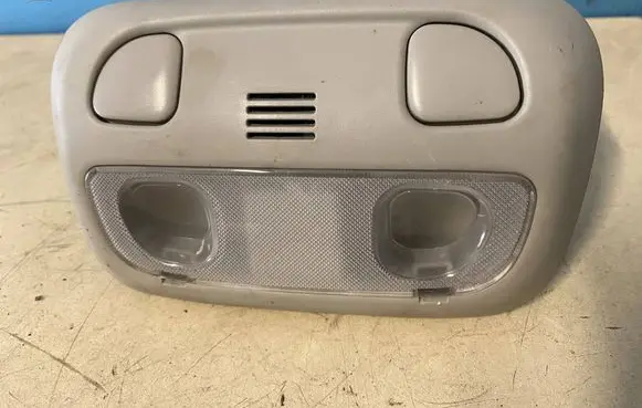 Subaru XV Front seat light VC12090