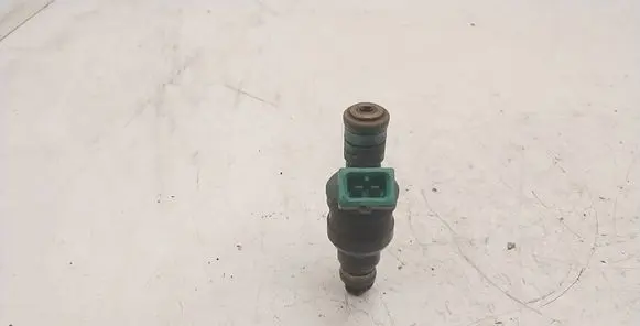 BMW 5 E39 Fuel injector 0280150415