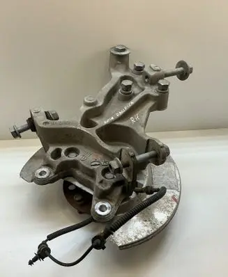 Chrysler Pacifica Rear wheel hub