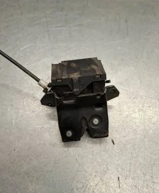 Mercedes-Benz E W211 Loading door lock A1717500085 A1717500185