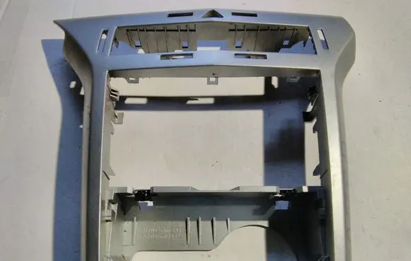 Opel Astra H Radio/GPS head unit trim 331985437
