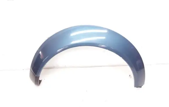 Rear fender molding trim