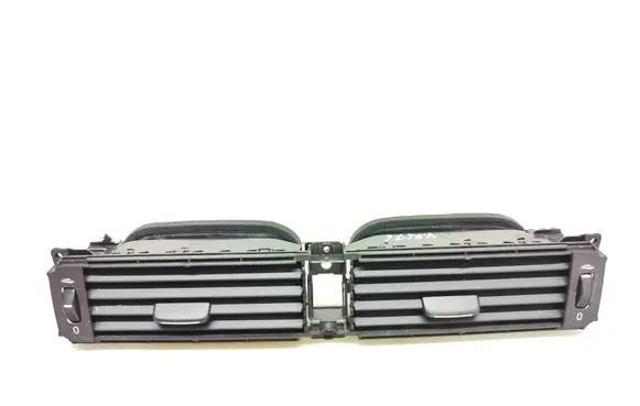 Volvo V70 Dash center air vent grill 30643315 30755181