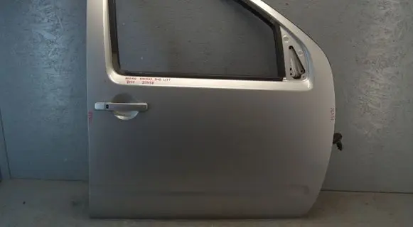 Nissan Navara D40 Front door