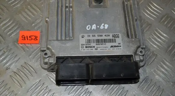 Opel Astra J Engine control unit/module 55590420